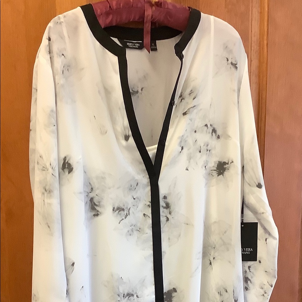 Vera Wang Nightdress